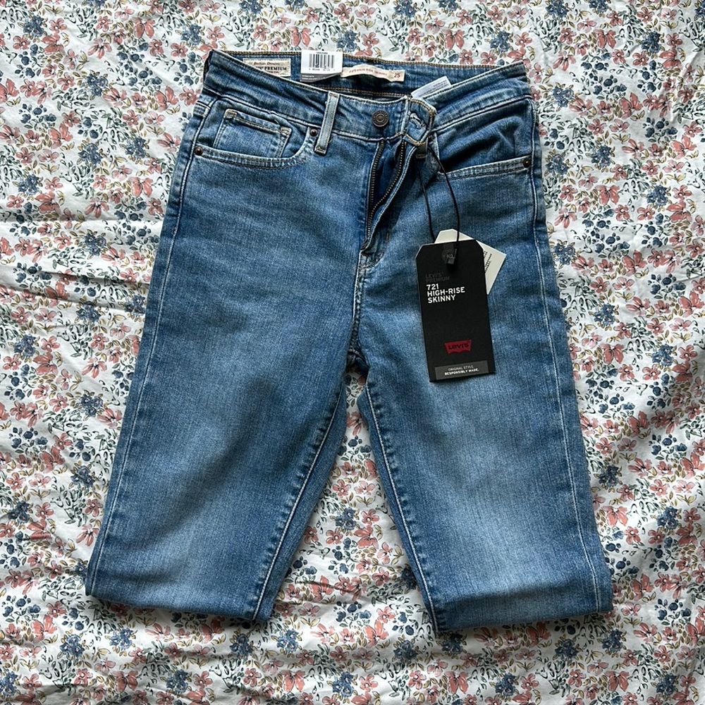 Levi’s 721 High-Rise Skinny